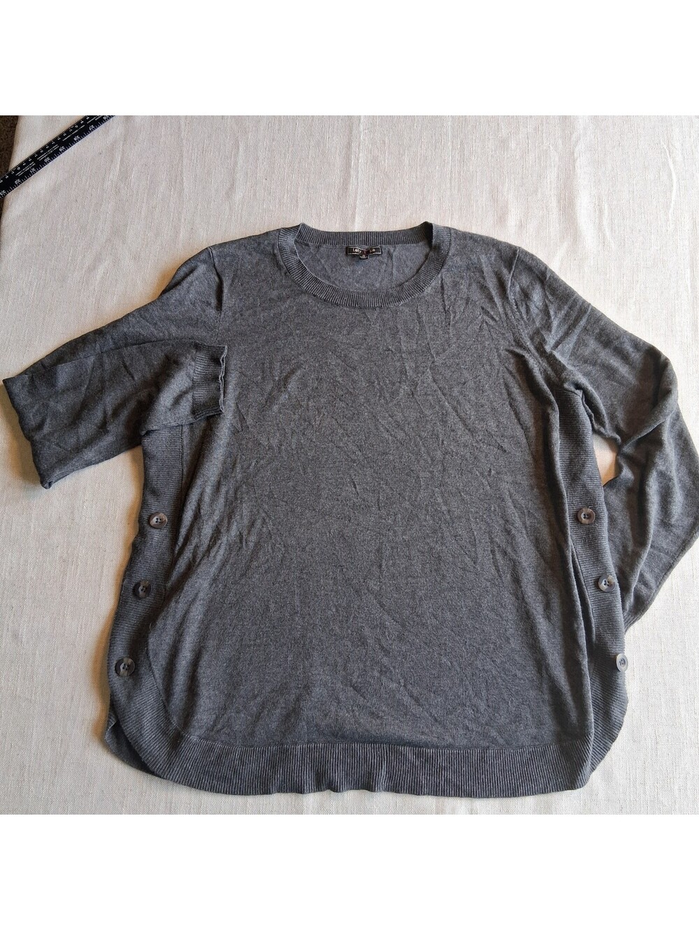 Lety Me gray side button long sleeve top